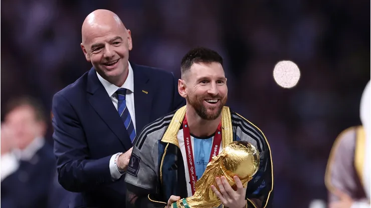 El mandamás del fútbol mundial fue duramente cuestionado por un campeón del mundo (Photo by Catherine Ivill/Getty Images)