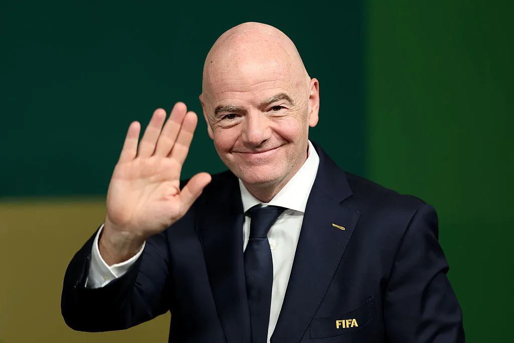 Infantino feliz con cada tarjeta amarilla que se saca en el Mundial. | Foto: Getty Images