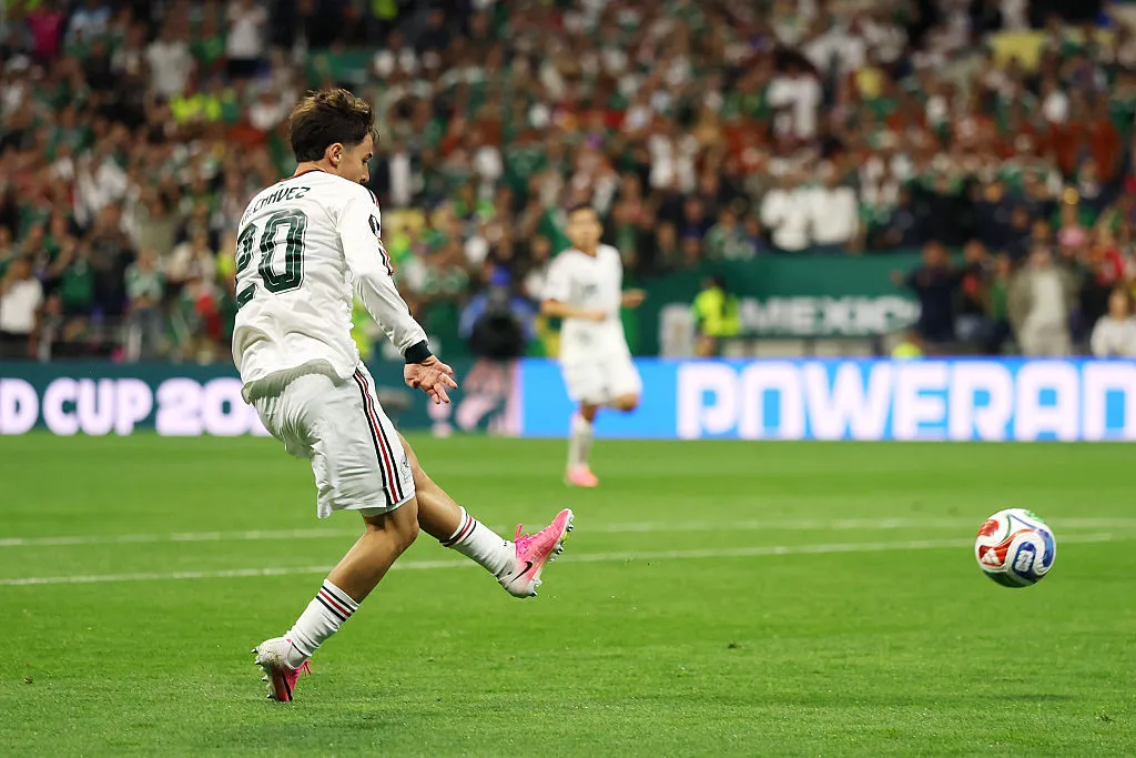 México confirma su gran momento y avanza como líder de su grupo (Photo by Lars Baron/Getty Images)