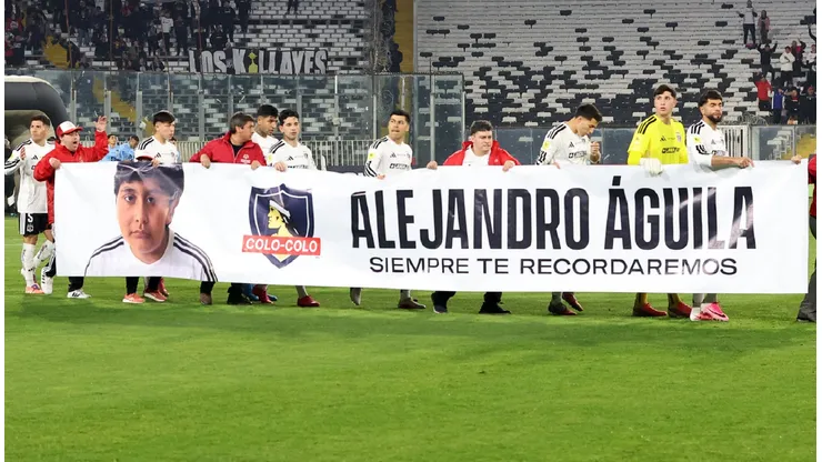 Colo Colo realiza sentido homenaje a Alejandro Águila Jorquera.
