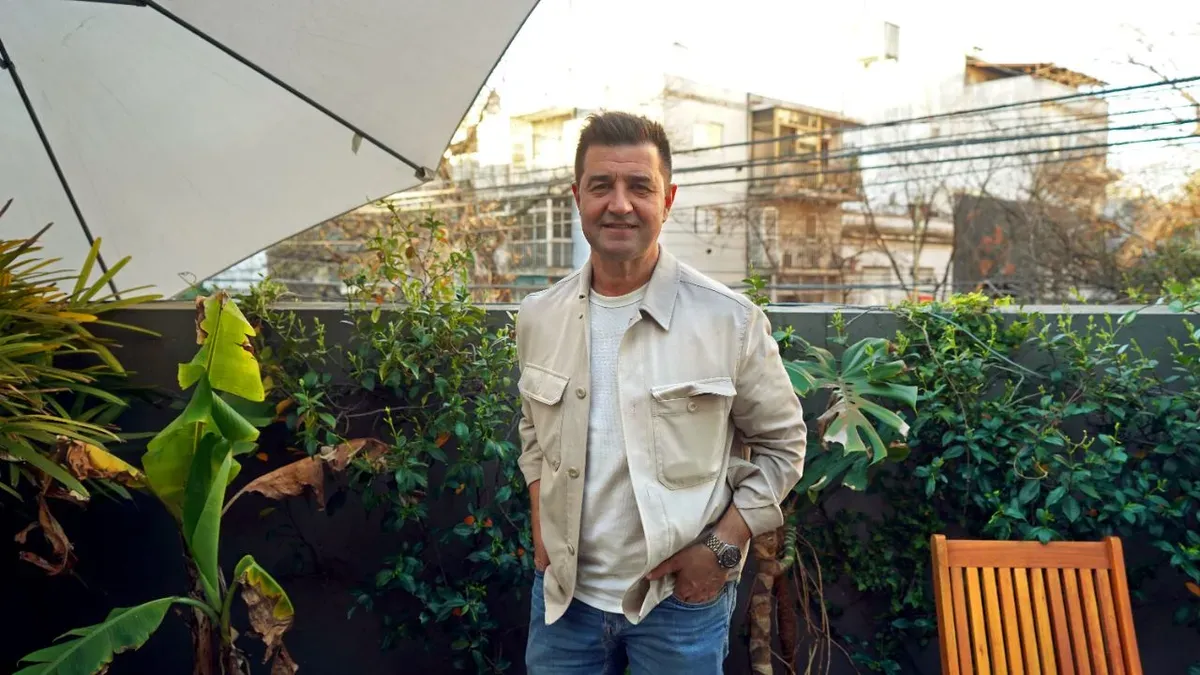 Hugo Balassone pide que los ecuatorianos le pidan perdón a Sebastián Beccacece.
