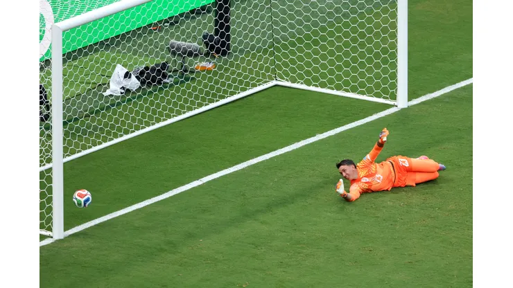 Fernando Muslera cometió un error grave en el gol de España.