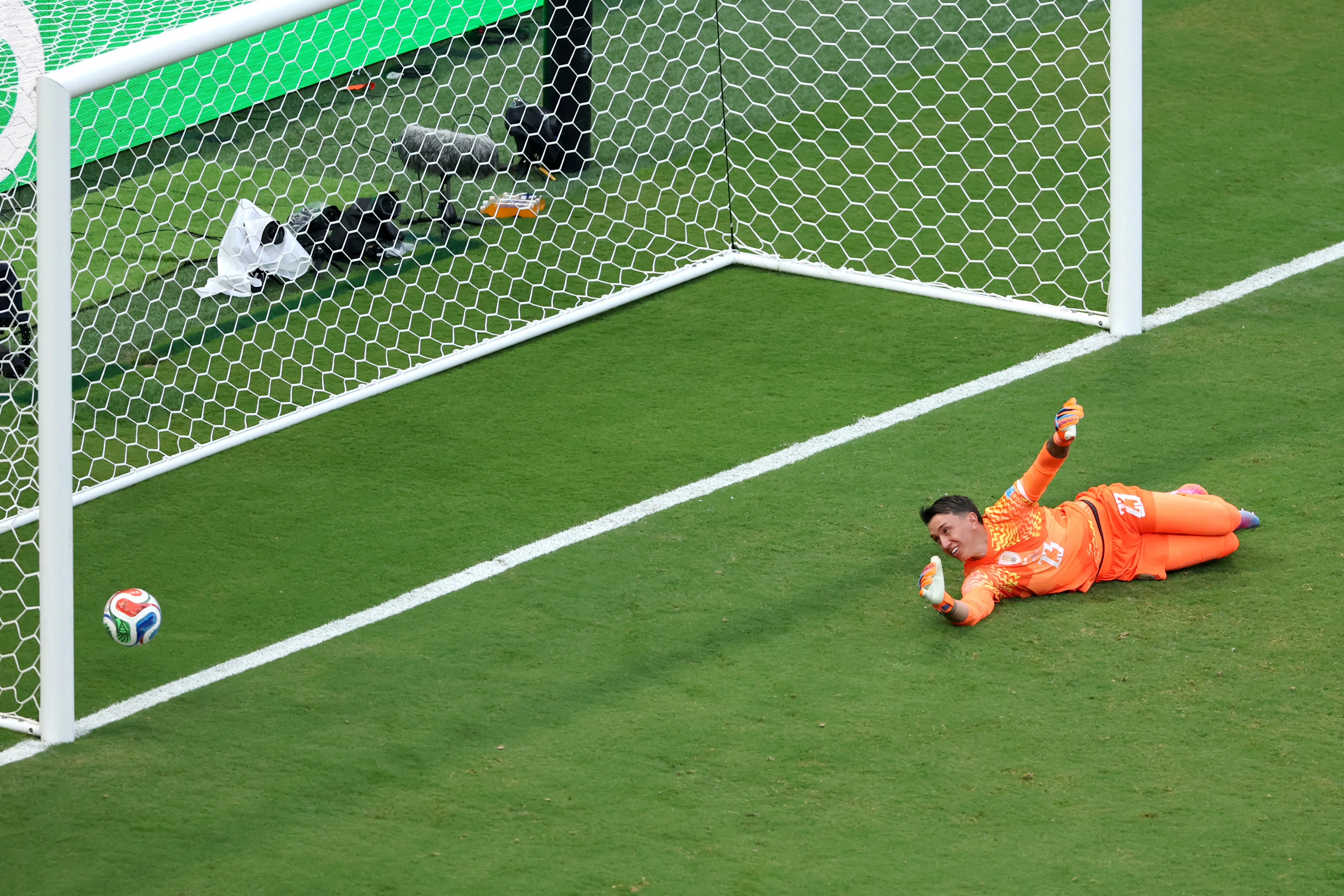El error de Muslera que le costó el partido a Uruguay