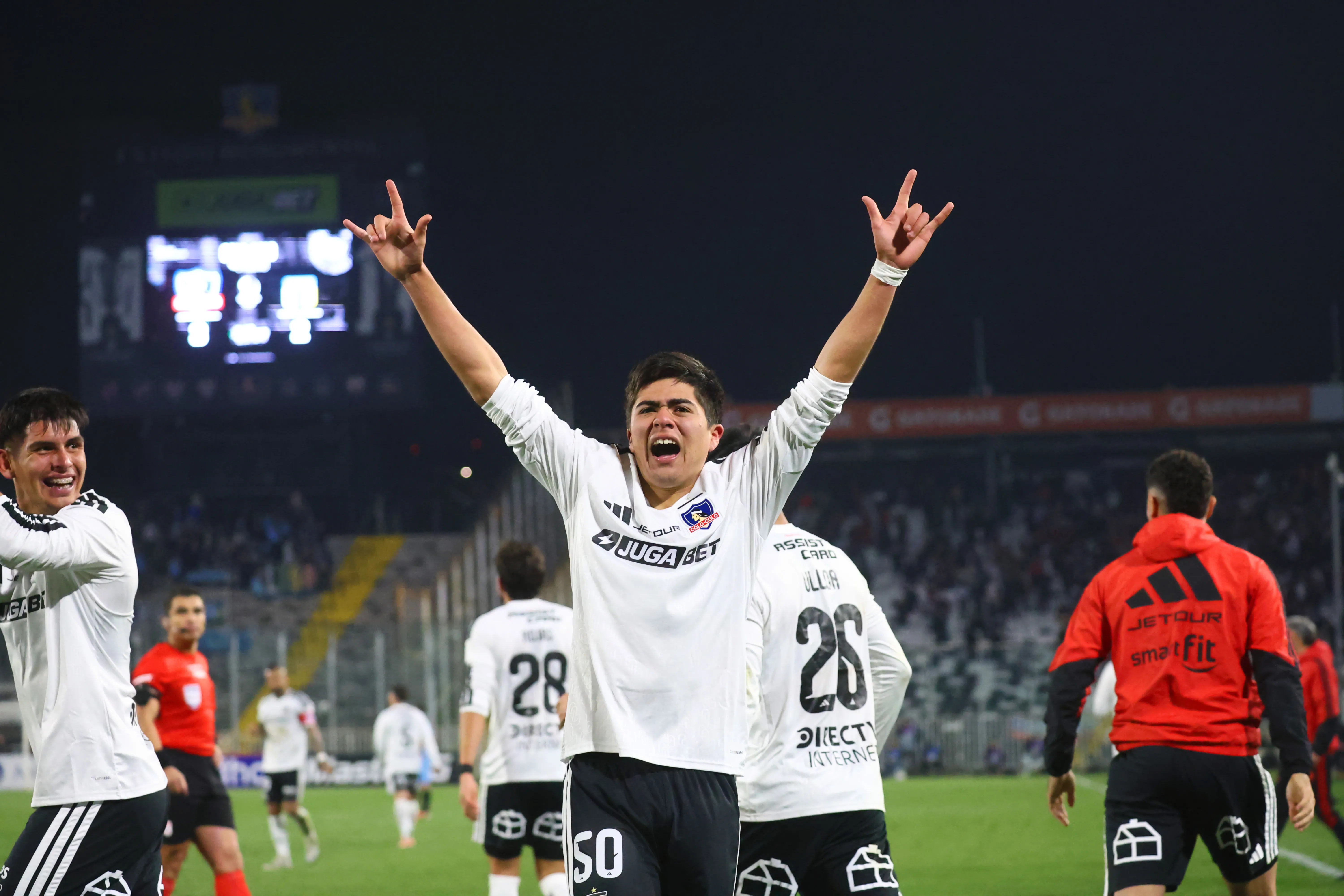 Felipe Raipán celebrando su primer gol en el profesionalismo | FOTO: Dragomir Yankovic/Photosport