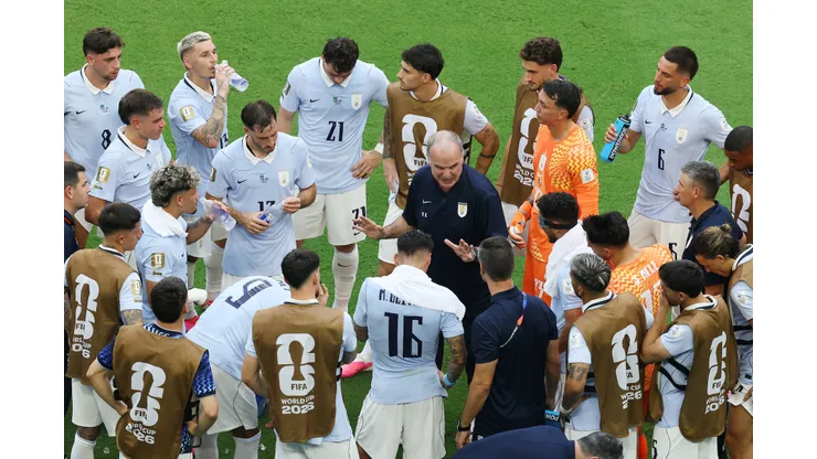 Afirman que Marcelo Bielsa acusó a sus jugadores de "dejarlo solo".
