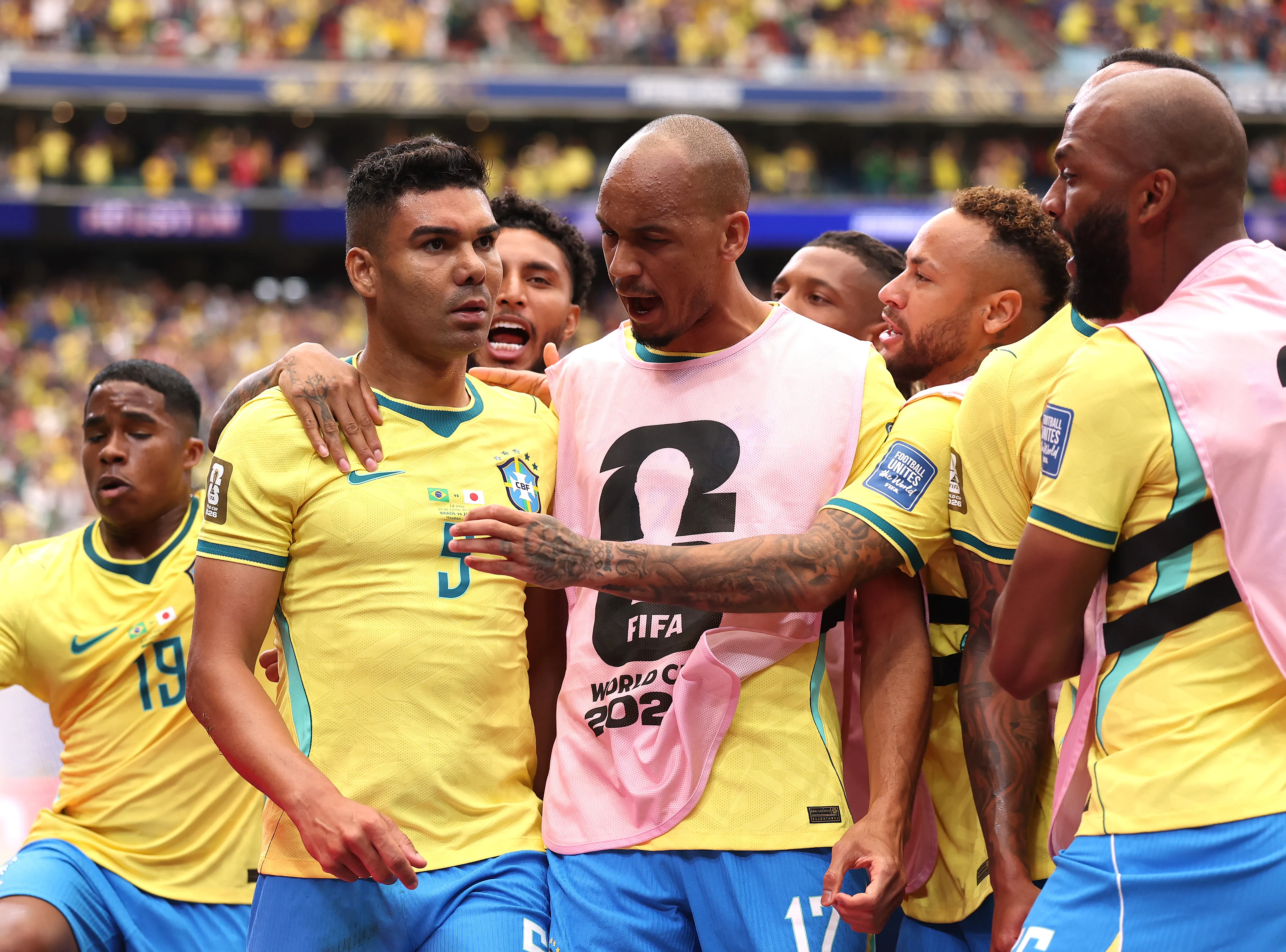 Casemiro empata para Brasil ante Japón.