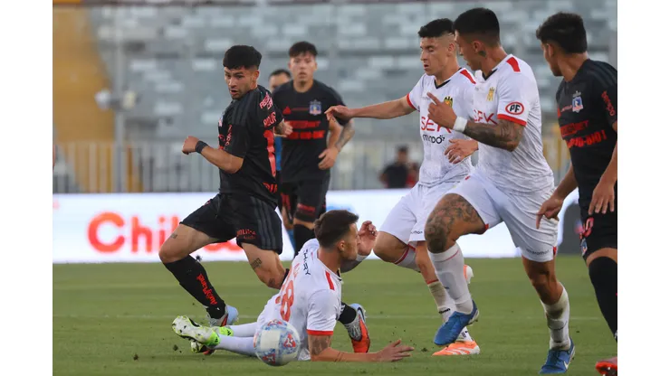 Unión Española y Colo Colo chocan por Copa Chile.