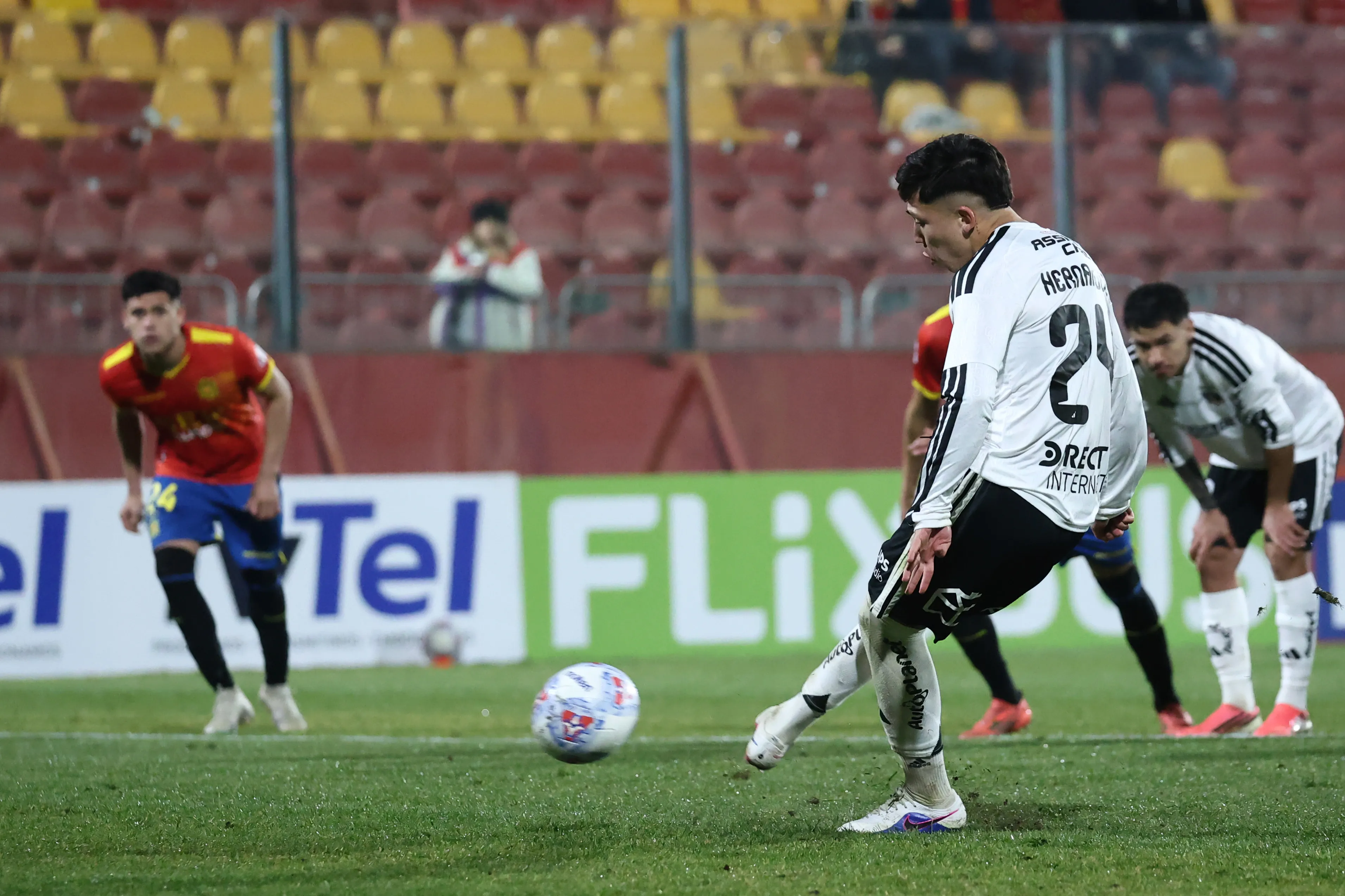 Hernández marcó el 2-0 provisorio en favor de Colo Colo