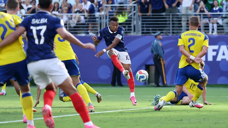 Francia se pone en ventaja ante Suecia en el Mundial