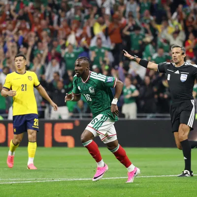 EN VIVO: Raúl Jiménez estira las cifras para México sobre Ecuador
