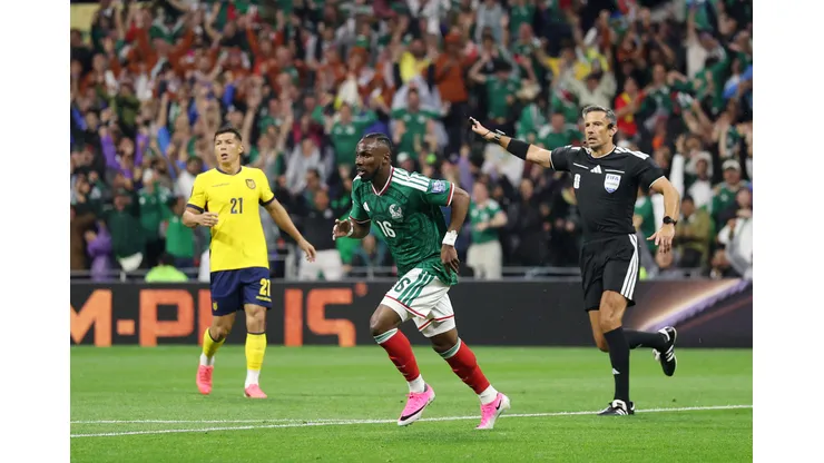 Julián Quiñones abre la cuenta para México.