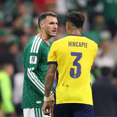 Otro que no aprendió la Ley Vinicius: La expulsión de Piero Hincapié