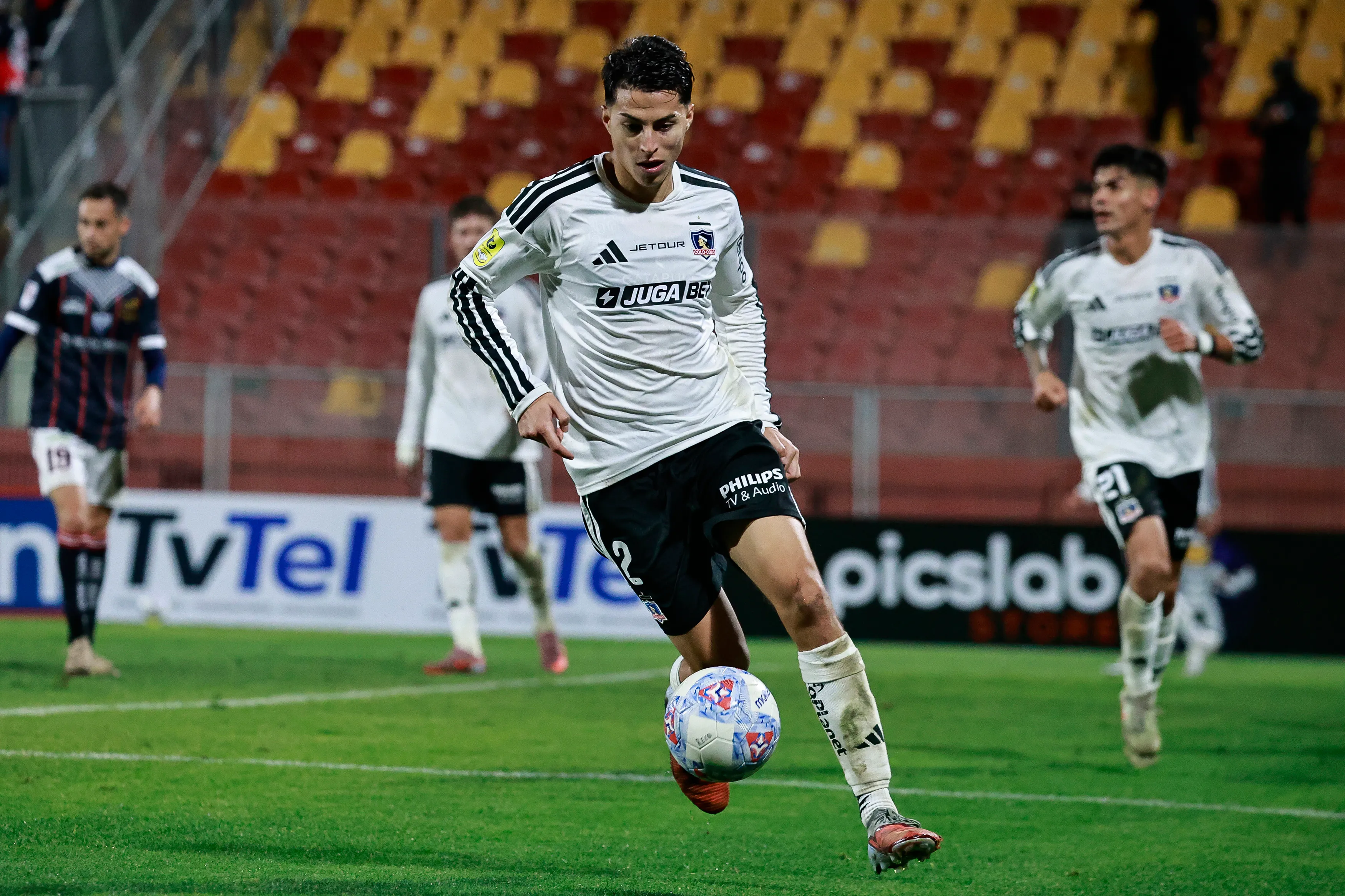 Jonathan Villagra sería nueva baja en Colo Colo. (Foto: Diego Martin/Photosport)