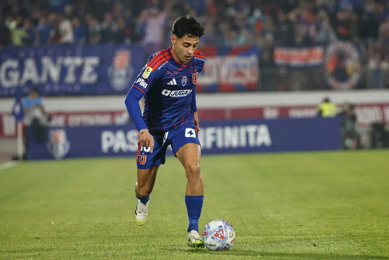 Altamirano colma la paciencia de los hinchas azules.