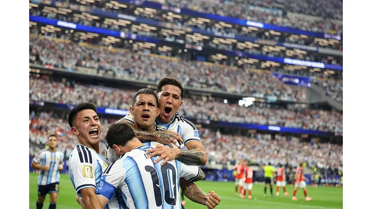 Periodista mexicano asegura que Messi hizo el ridículo.