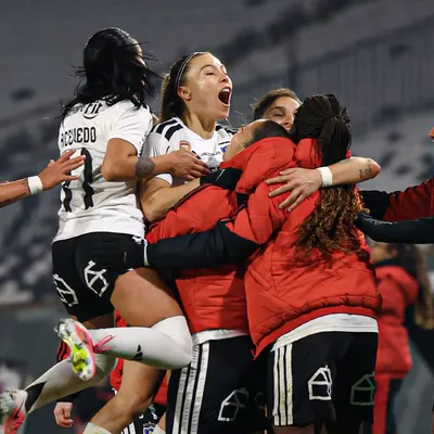 Colo Colo vence a U. Católica sobre la hora en el clásico femenino