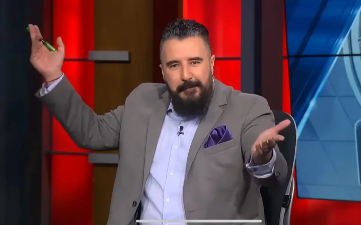 Álvaro Morales afirma que Messi se esconde en las malas