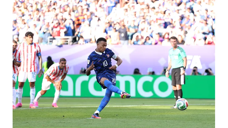 Kylian Mbappé abre la cuenta en Philadelphia.