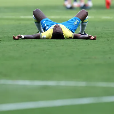 La Torcida no perdona a Vinicius por la eliminación ante Noruega