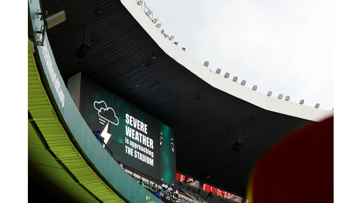 México vs Inglaterra: Partido demorado.