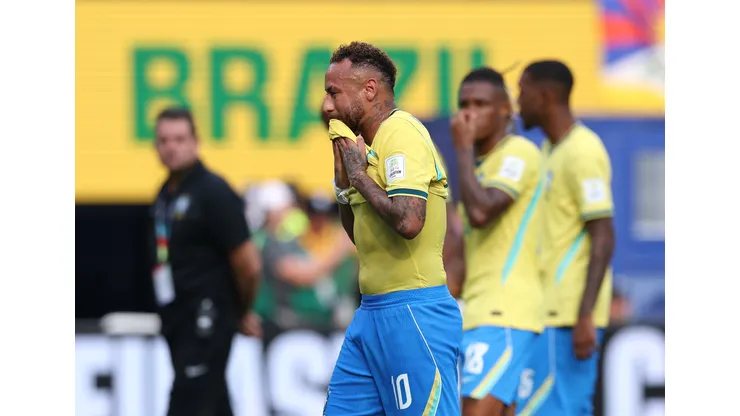 Neymar anuncia su retiro de la selección brasilera.