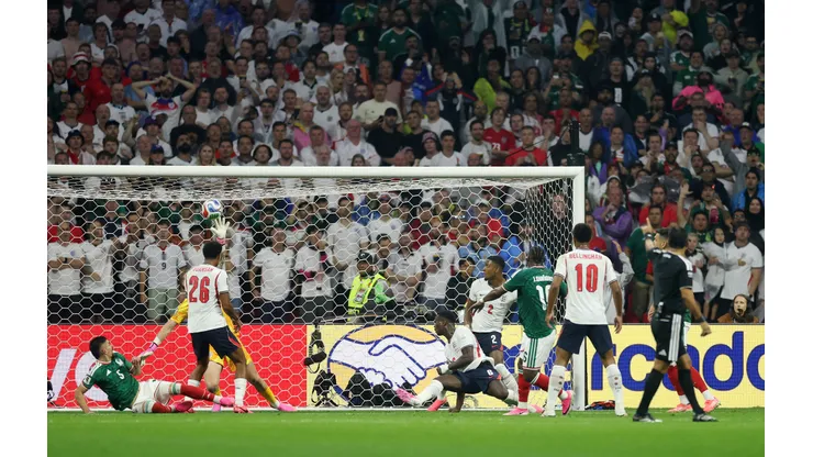 México descuenta ante Inglaterra.