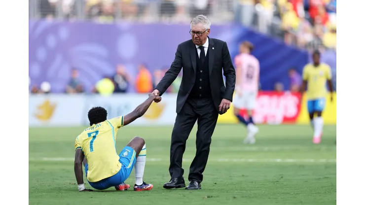 Carlo Ancelotti seguirá como DT de Brasil.