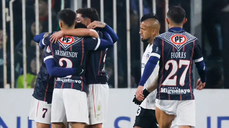 Hinchas albos explotan contra este jugador en redes.