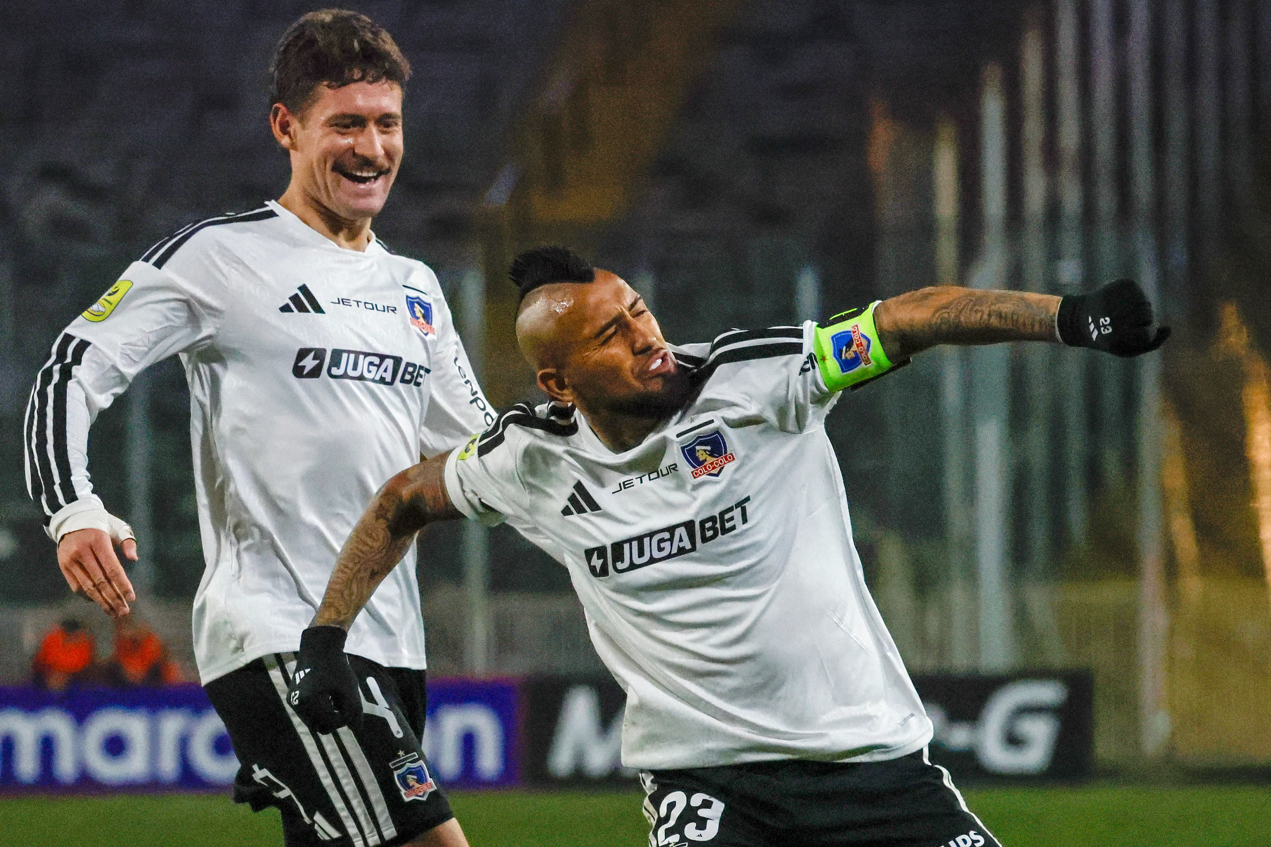 Arturo Vidal celebra su gol