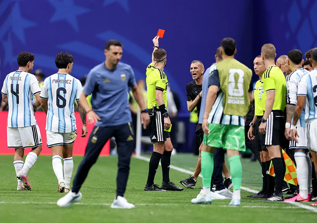 ATLANTA, GEORGIA – JULY 07: Referee Francois Letexier shows a red card to team official Saafan Elsaghir of Egypt during the FIFA World Cup 2026 Round of 16 match between Argentina and Egypt at Atlanta Stadium on July 07, 2026 in Atlanta, Georgia. (Photo by Justin Setterfield/Getty Images)