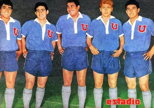 Pedro Araya primero de izquierda a derecha formó parte del glorioso Ballet Azul