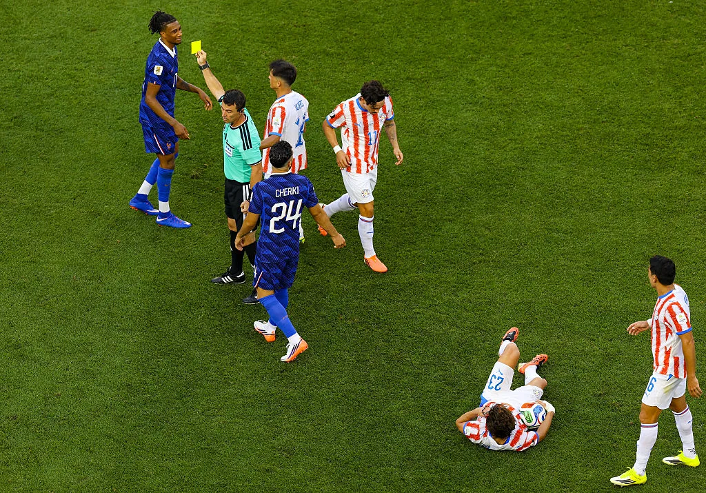Olise sufre en Francia | Foto: Getty Images