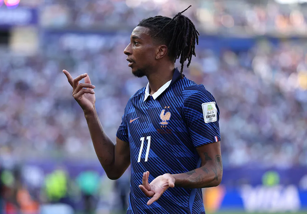 Olise, figura de Francia, se tiene que cuidar de las tarjetas amarillas. | Foto: Getty Images
