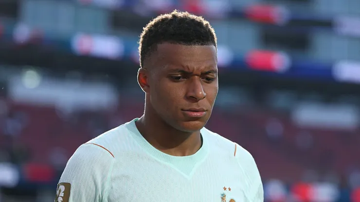 Mbappé nuevamente figura en Francia.