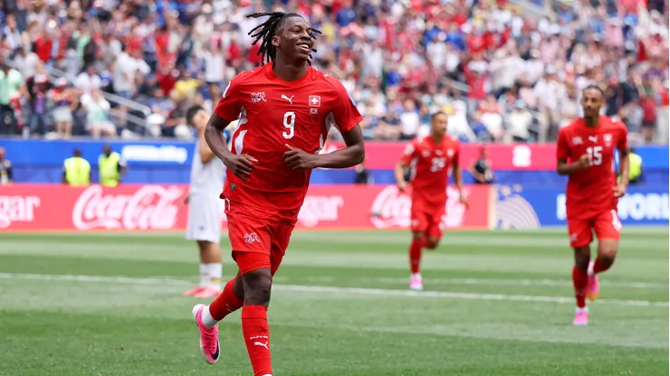 Johan Manzambi no será opción en el duelo entre Suiza y Argentina
