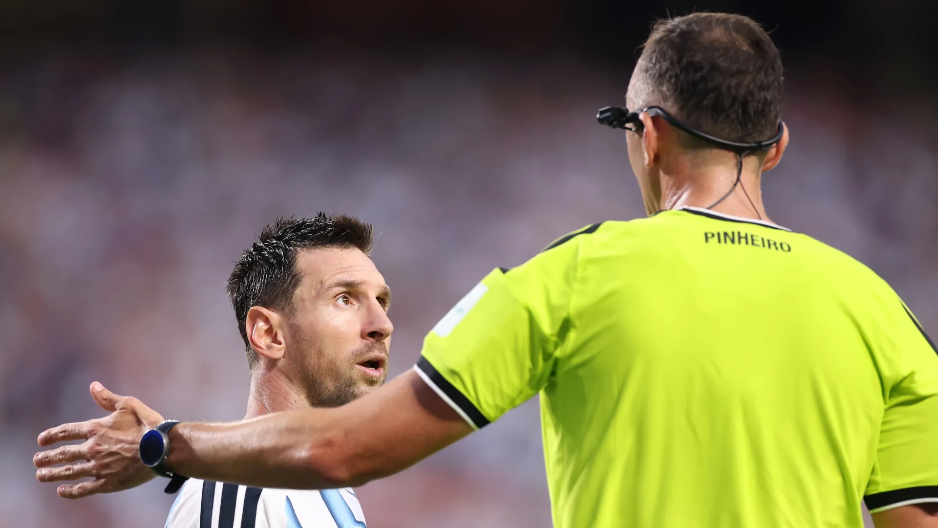 El capitán de Argentina le marcó el límite al referí | FOTO: Getty Images