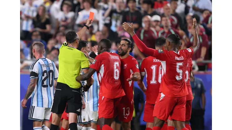 Suiza reclama airadamente la insólita expulsión sufrida ante Argentina.