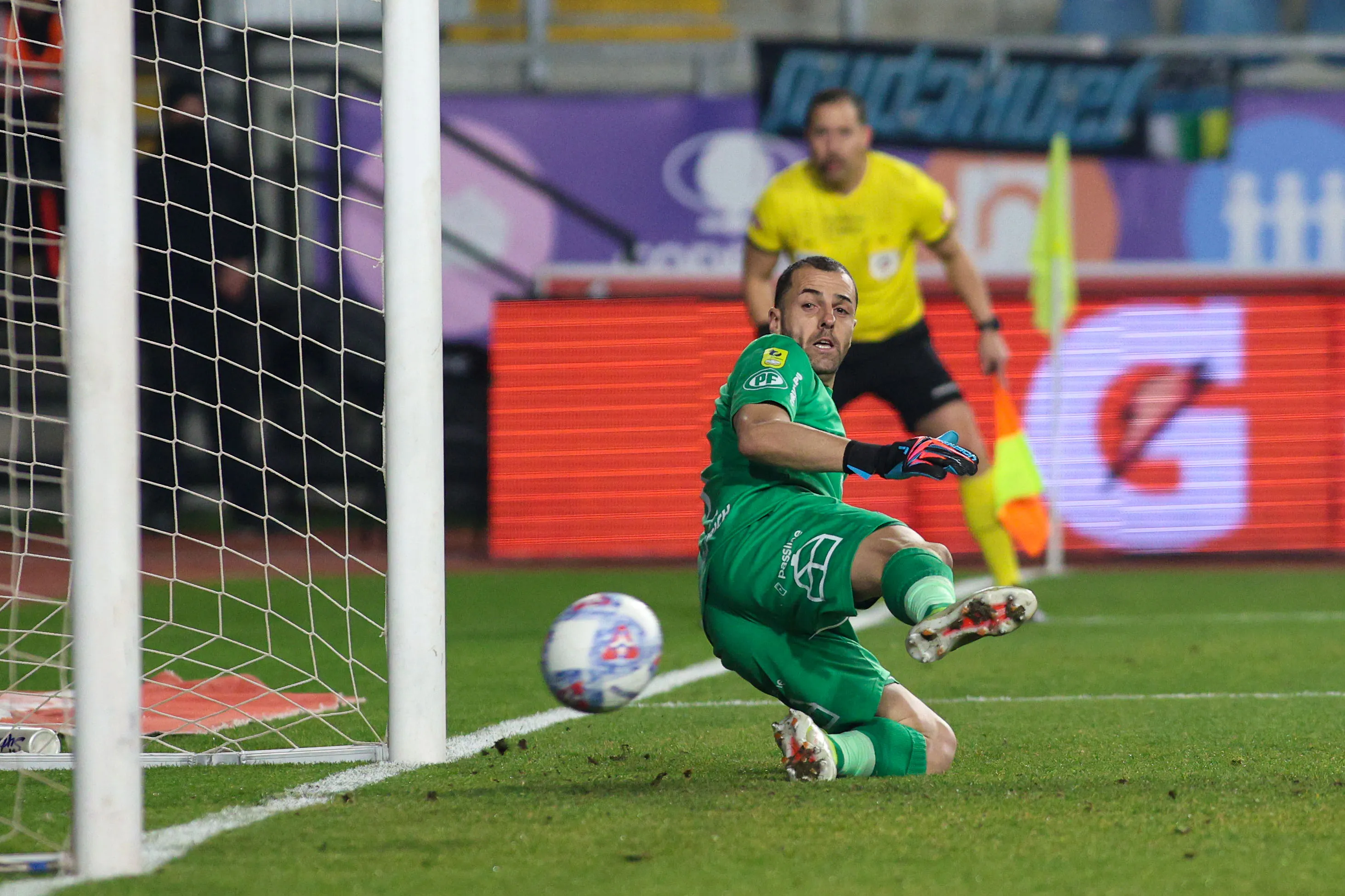 Francisco González marcó el gol que empujó la definición a penales