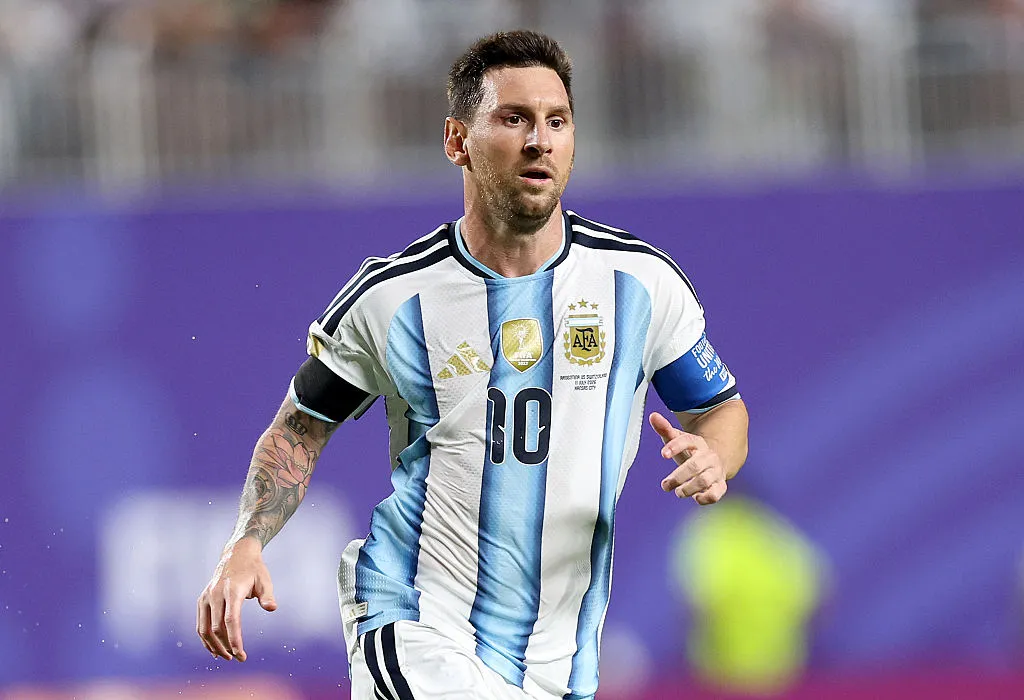 Cole cree que Inglaterra ‘va a mandar a dormir’ a Lionel Messi. | Foto: Getty Images
