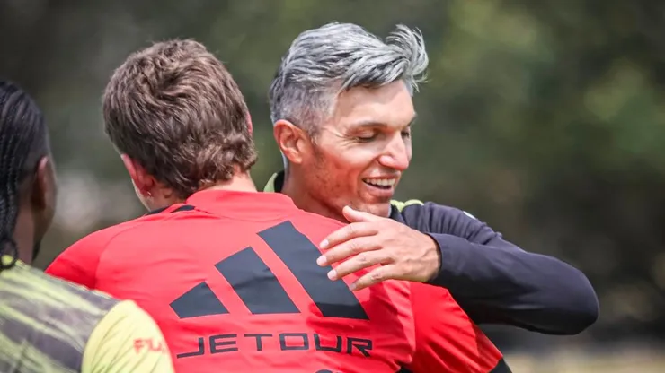 Joaquín Sosa se reencontró con excompañeros en Colombia. (Foto: @santafe_oficial)