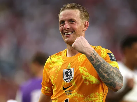 Jordan Pickford deja la rivalidad de lado y le hace un queque a Lionel Messi