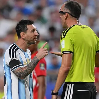 ¡Sorpresa total!: árbitro chileno dirá presente en el Argentina vs. Inglaterra