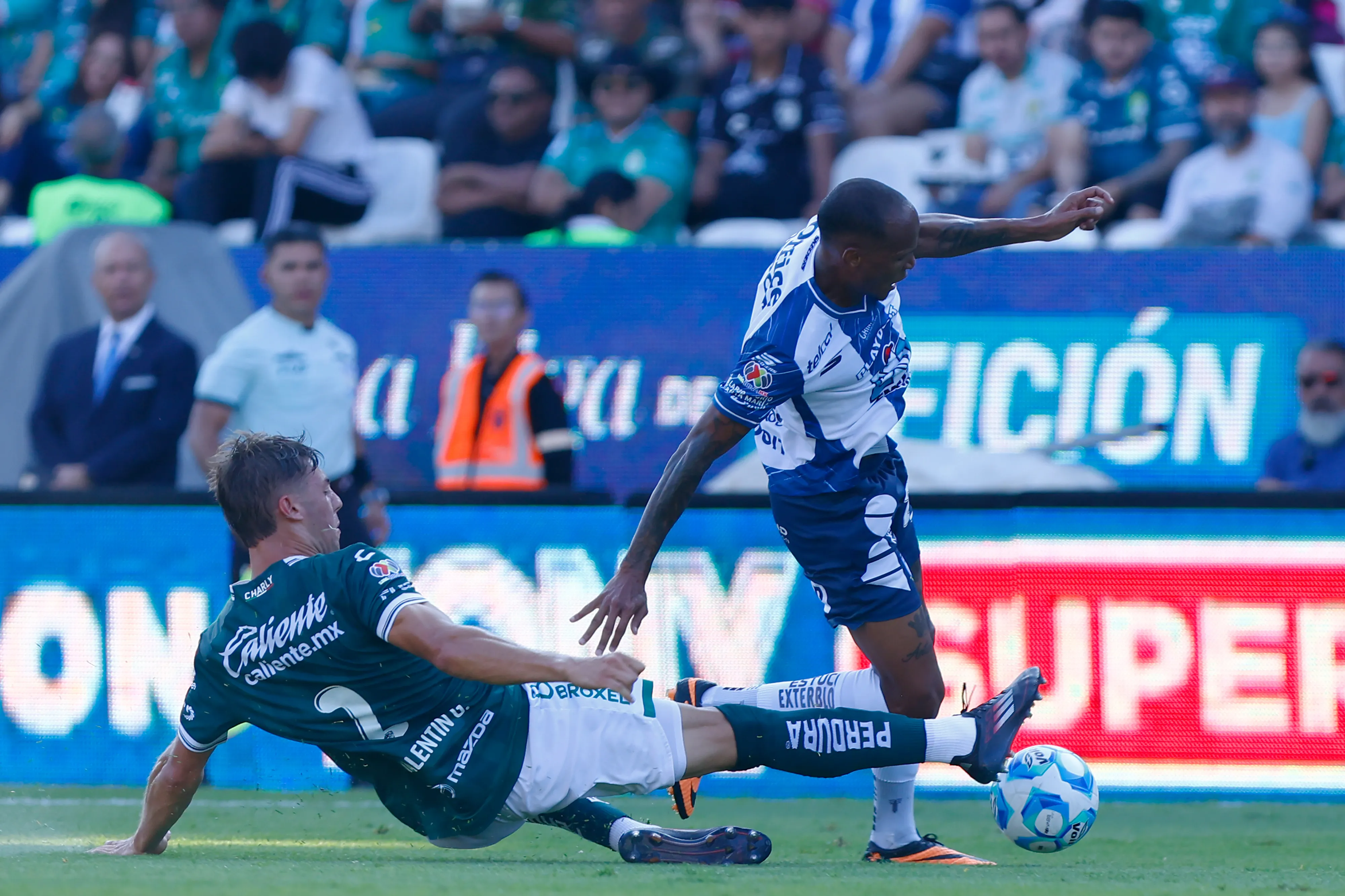 El club azteca necesita liberar un cupo de extranjero | FOTO: Leopoldo Smith/Getty Images