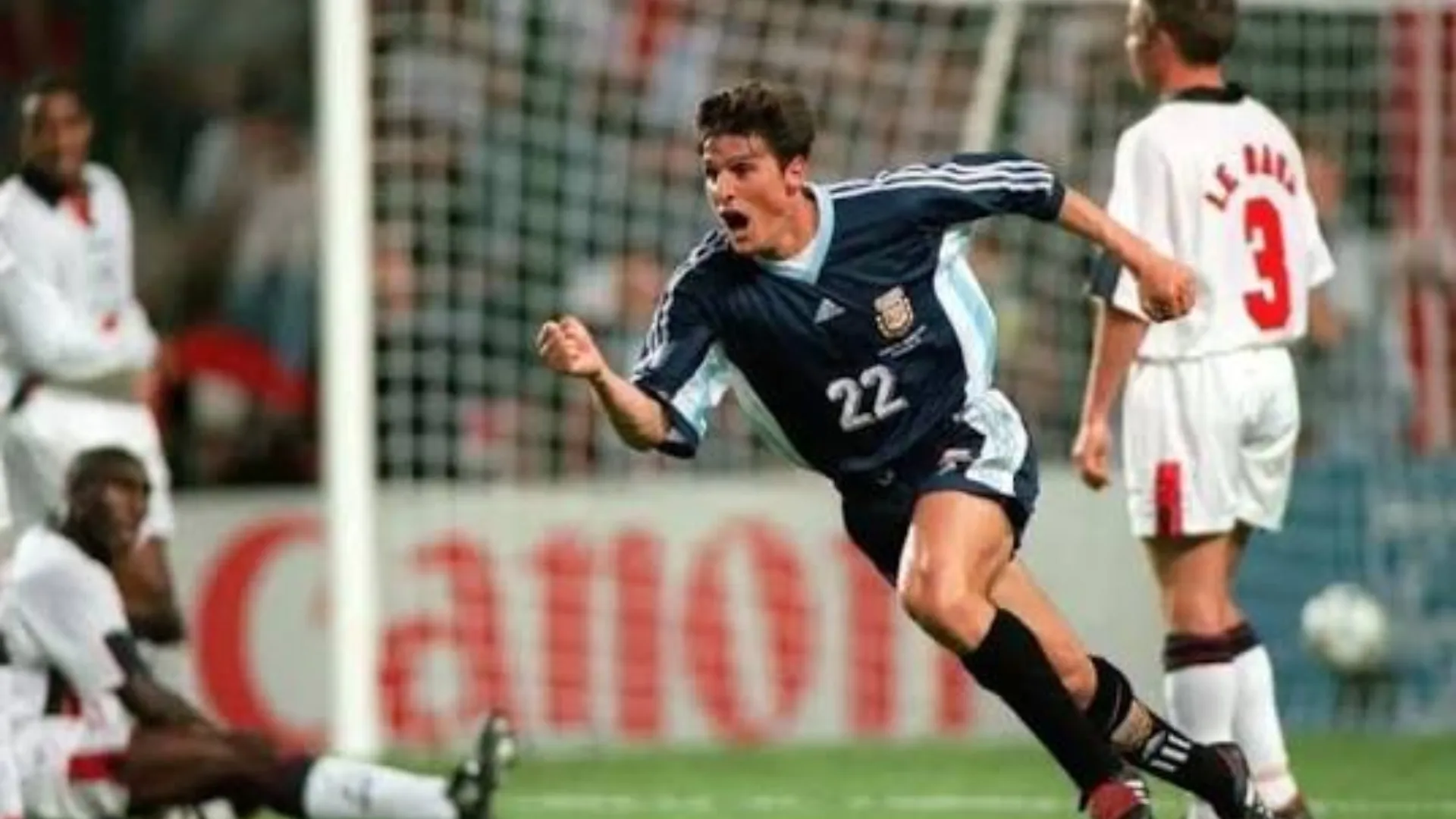 Javier Zanetti celebrando un gol ante Inglaterra | FOTO: Archivo