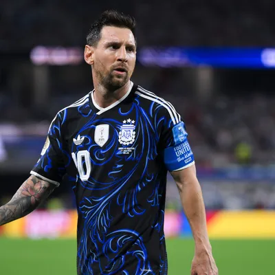 Por qué Argentina juega con la camiseta azul ante Inglaterra