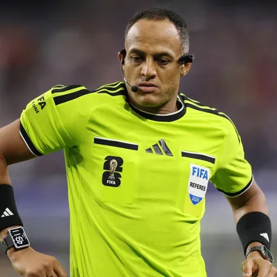 ¿Quién es el árbitro de Argentina vs. Inglaterra?