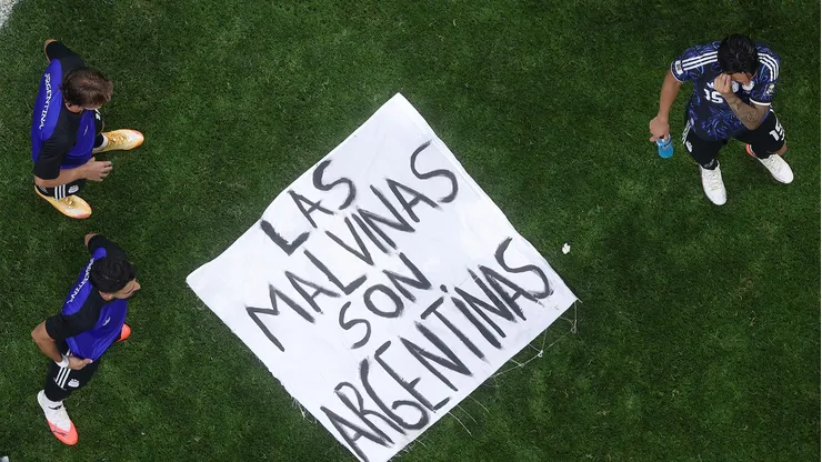 Jugadores de Argentina mandan claro mensaje a Inglaterra. (Photo by Dan Mullan/Getty Images)