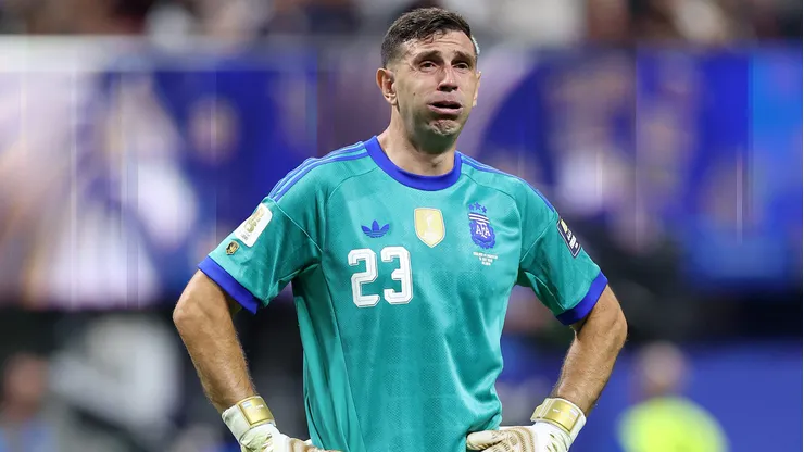 Emiliano Martínez recibe críticas en Argentina tras eliminar a Inglaterra