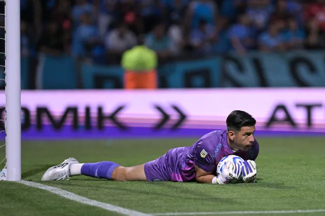 Juan Espínola aparece en el radar de Colo Colo. (Foto: Hernán Cortez/Getty Images)