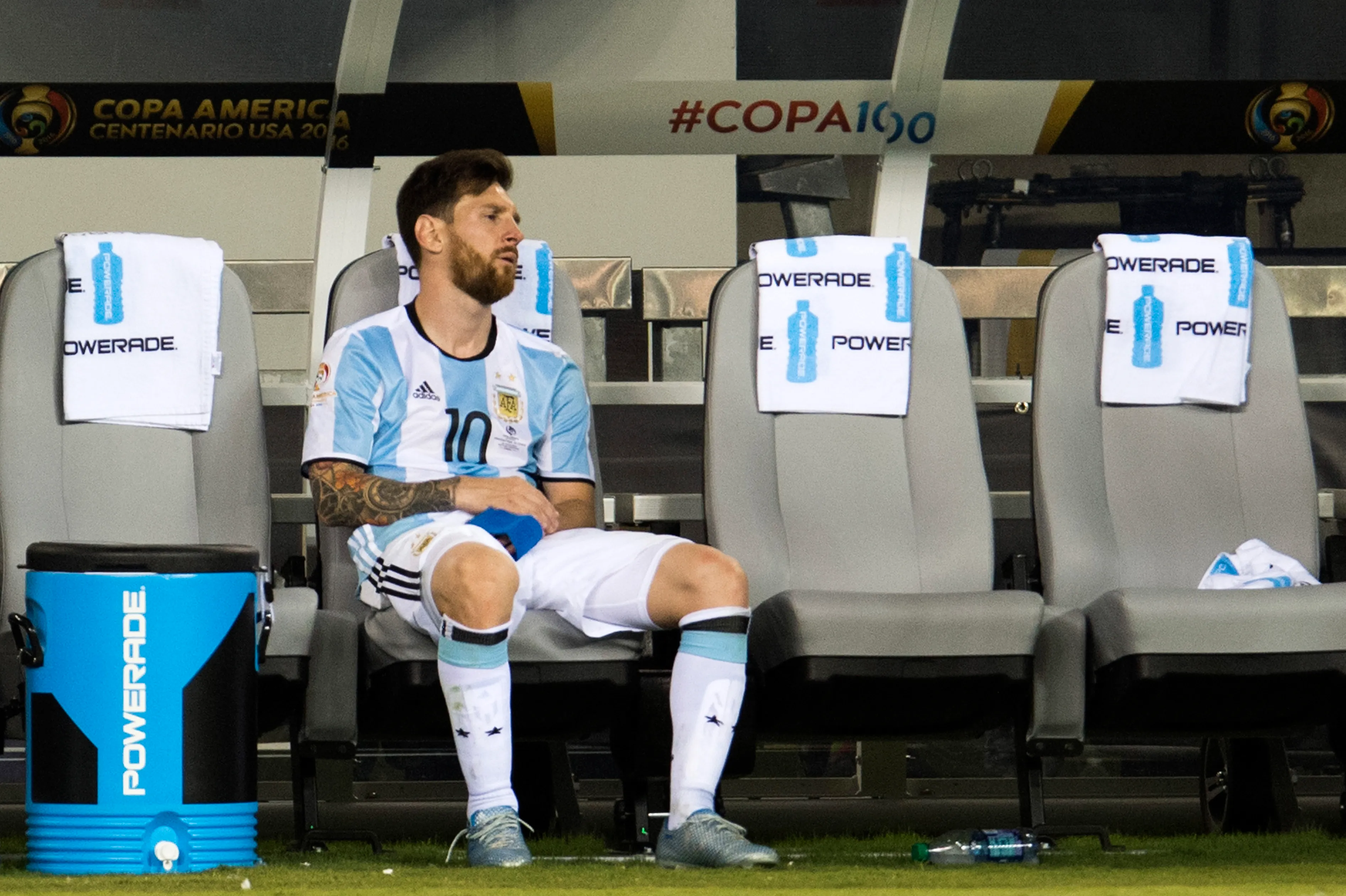 Lionel Messi sufriendo tras la derrota ante Chile | FOTO: Mexsport/Photosport
